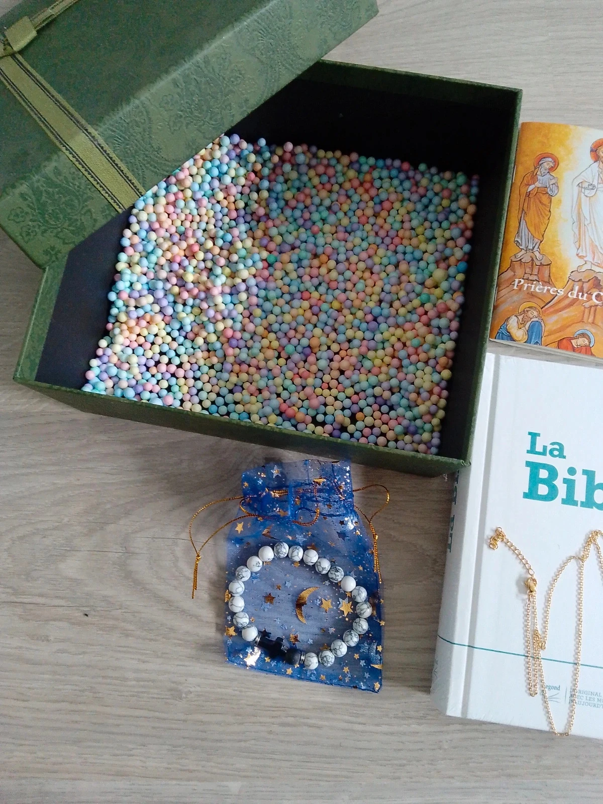 Lote Caja regalo artículos religiosos nuevos – photo 3